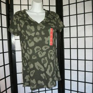 New Mossimo Green Tee shirt