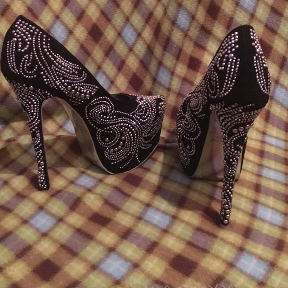 Black Suede Pump 6" Size 8 - Picture 2 of 2