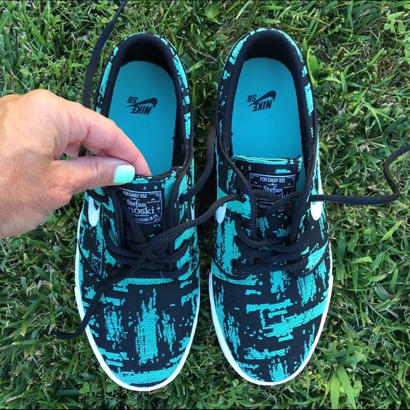 NWOB size 8.5w / 7.0 youth NIKE JANOSKI 🐬 - Picture 2 of 4