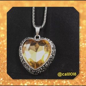 ‼️CLEARANCE‼️New Yellow Glass Heart Pendant