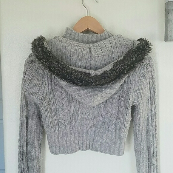 Guess crop cardigen with detachable fur hood - Picture 3 of 4