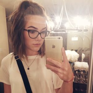 Meet your Posher, Shelby