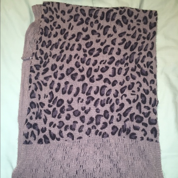 Leopard Infinity Scarf - Picture 3 of 3