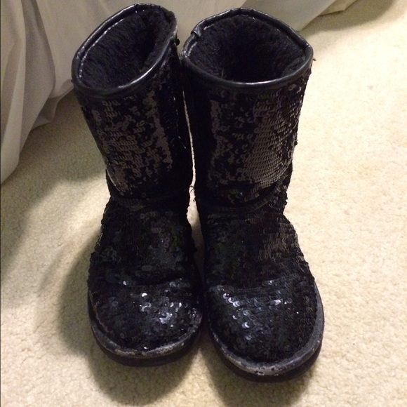 Black sparkly uggs