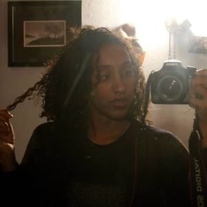 Meet your Posher, Kaya