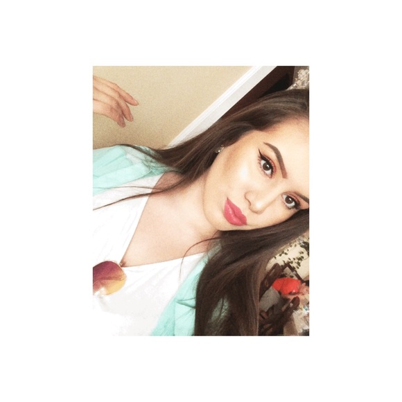 Meet your Posher, Bianca - Picture 1 of 1