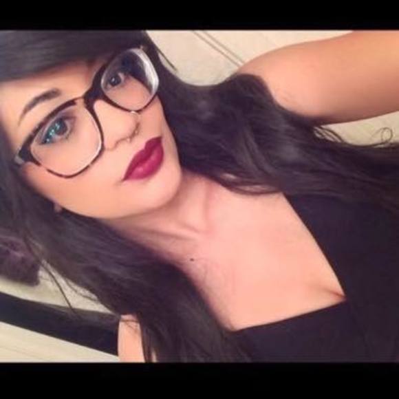 Meet your Posher, Mayte - Picture 1 of 1