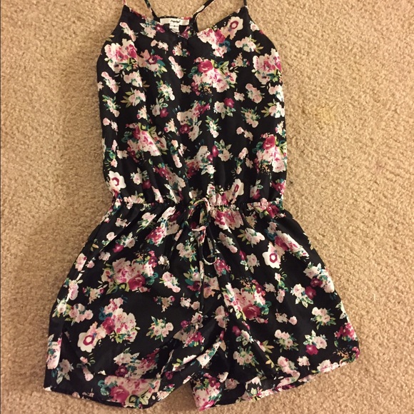 🚫SOLD🚫Floral romper - Picture 1 of 2