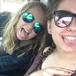 Meet your Posher, Megan