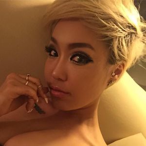 Meet your Posher, Rina