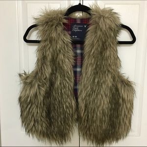 Cute Faux fur vest sz. M