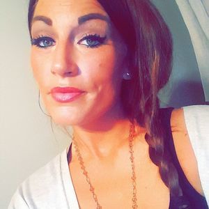 Meet your Posher, Casey