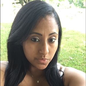 Meet your Posher, Daniela