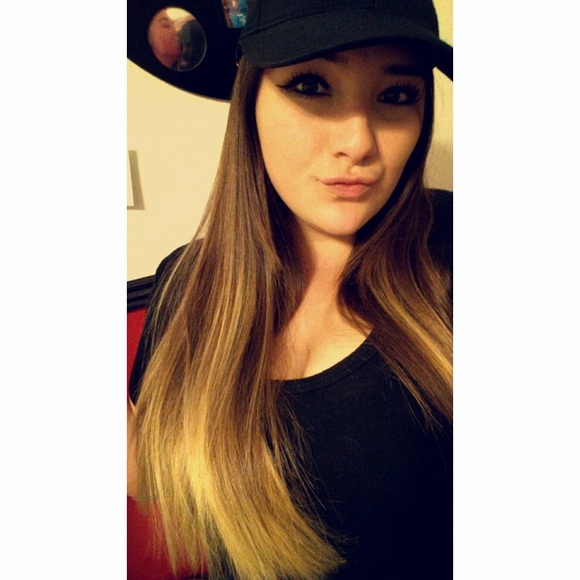 Meet your Posher, Madison - Picture 1 of 1