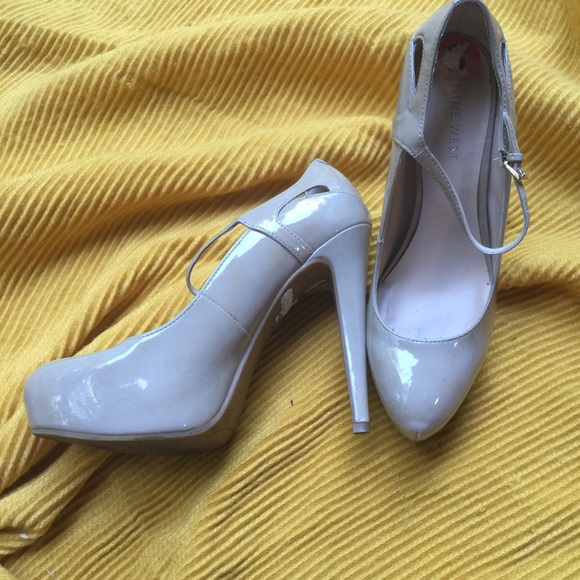 🎉SALE🎉Nine West size 6