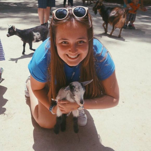 Meet your Posher, Nina - Picture 1 of 1