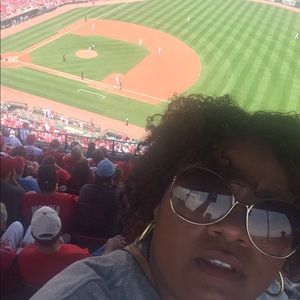 Meet your Posher, Kendra