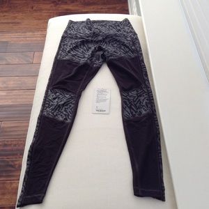 Lululemon hot to street pants size 6