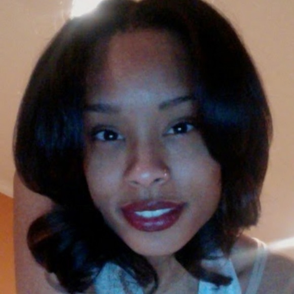 Meet your Posher, Genee - Picture 1 of 1
