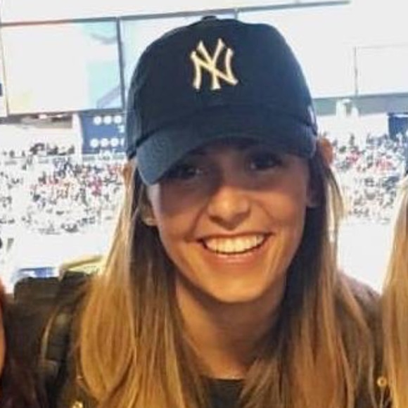 Meet your Posher, Nicole - Picture 1 of 1