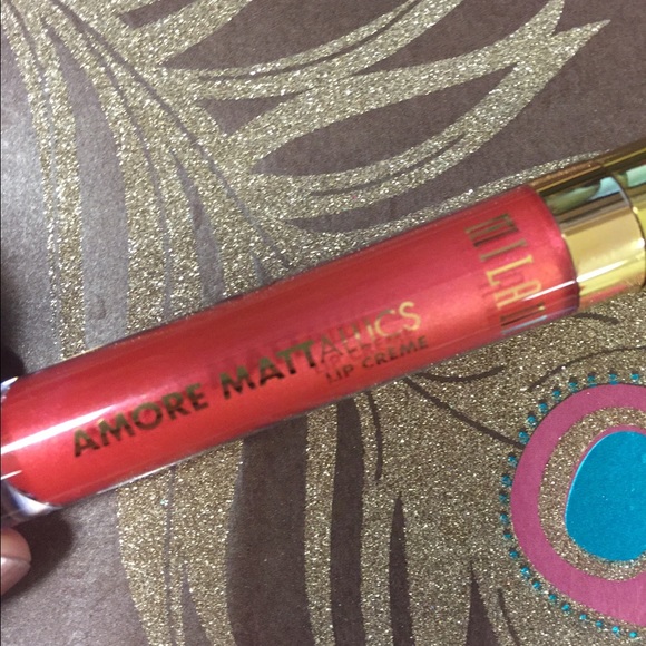 Milani Amore Matallic Lip Creme - Picture 1 of 3