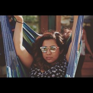 Meet your Posher, Leslie