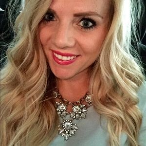 Meet your Posher, Courtney