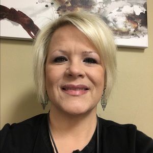 Meet your Posher, Lois