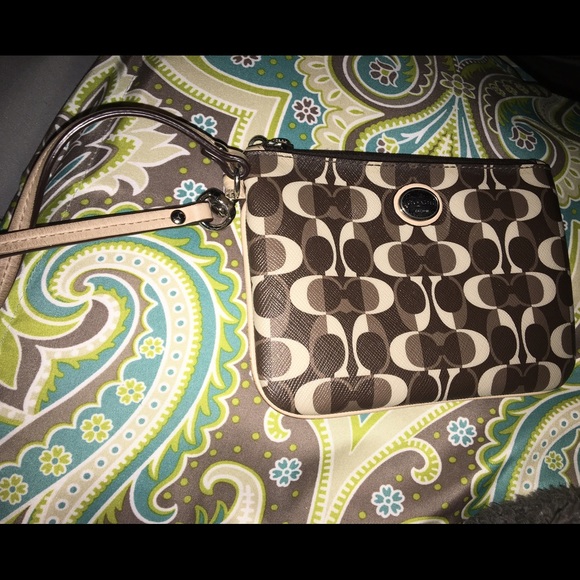 Coach wristlet - Picture 1 of 3