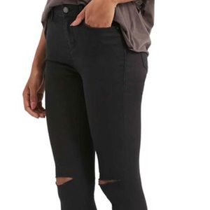 Black ripped skinny jeans