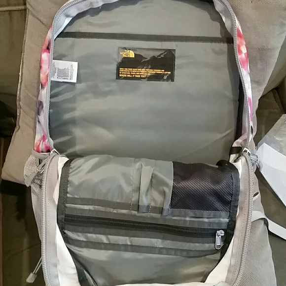 Nwt the North Face Jester Backpack grey pink print - Picture 3 of 4