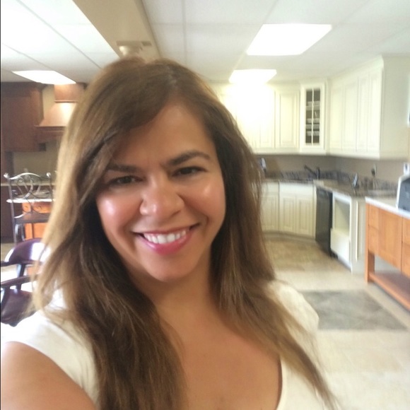 Meet your Posher, Molly - Picture 3 of 6