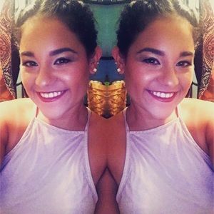 Meet your Posher, Alexis