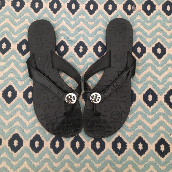 Tory Burch Shoes - Tory Burch black patent leather flip flop sandals