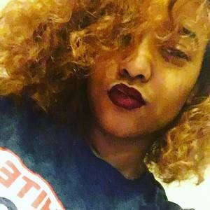 Meet your Posher, Michaela