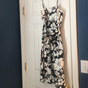 ⚪️ Black & white floral spaghetti strap dress⚫️