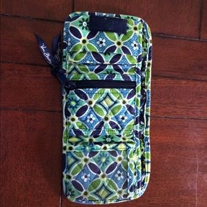 Vera Bradley Mini Tri-fold wallet in Daisy