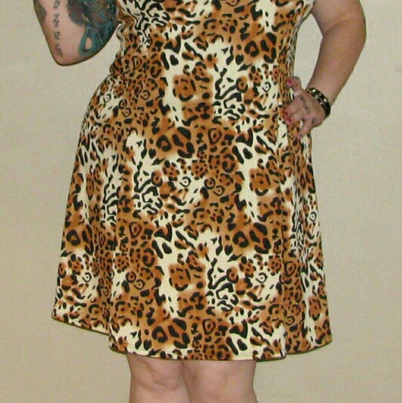 !!Host Pick!!Fit and flare leopard skater dress - Picture 3 of 4