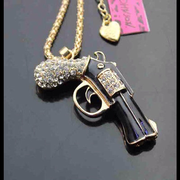 SOLD....BETSEY JOHNSON ❤️ NECKLACE - Picture 2 of 3