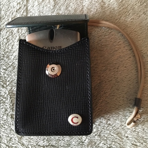 Authentic Coach camera case - Picture 3 of 4