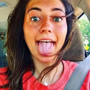 Meet your Posher, Molli