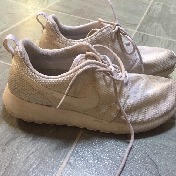 Nike white roshes