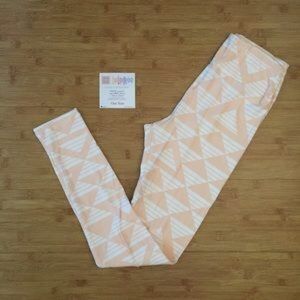 BNWOT Peach and cream LuLaRoe leggings!!