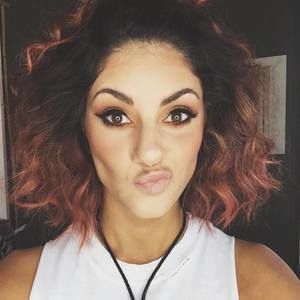 Meet your Posher, Nada