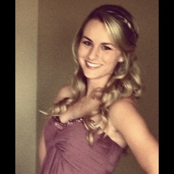 Meet your Posher, Courtney - Picture 3 of 4