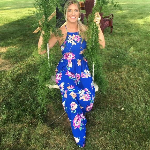 Floral maxi dress - like new