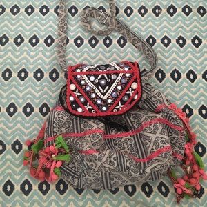 Ecote cross body large bucket bag