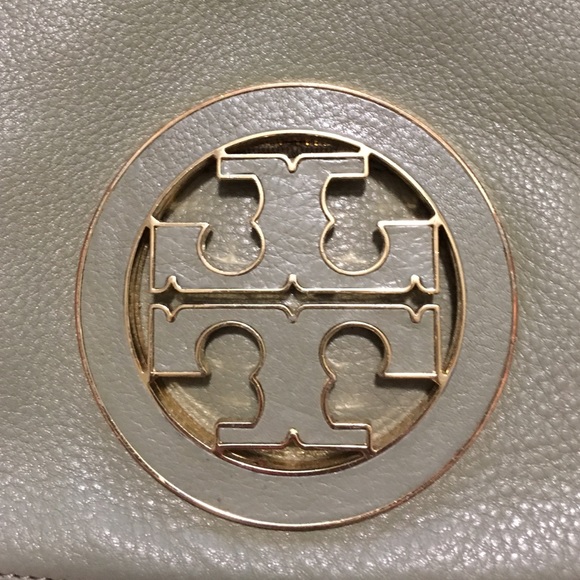 Tory Burch cross body purse - Picture 2 of 3