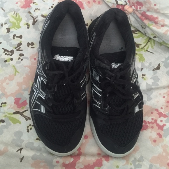 Oasics volleyball shoes