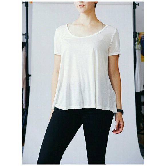 Flowy Cream Tee